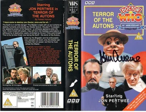 Doctor Who: Terror of the Autons VHS Cover Signed by JOHN LEVENE - Imagen 1 de 1