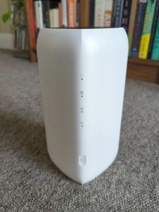 Zyxel 5G NR 4.67 Gbps Indoor Router | AX1800 WiFi 6 Router | FWA505 - Photo 1/2