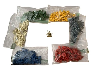 Risk 2003 Game Replacement Parts / Pieces 6 Armies With Gold Calvary Rider - Picture 1 of 3