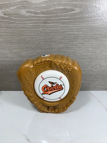 SPARTUS Baltimore Orioles BASEBALL TEAM LOGO GLOVE MITT SHAPED NIGHTLIGHT Cover