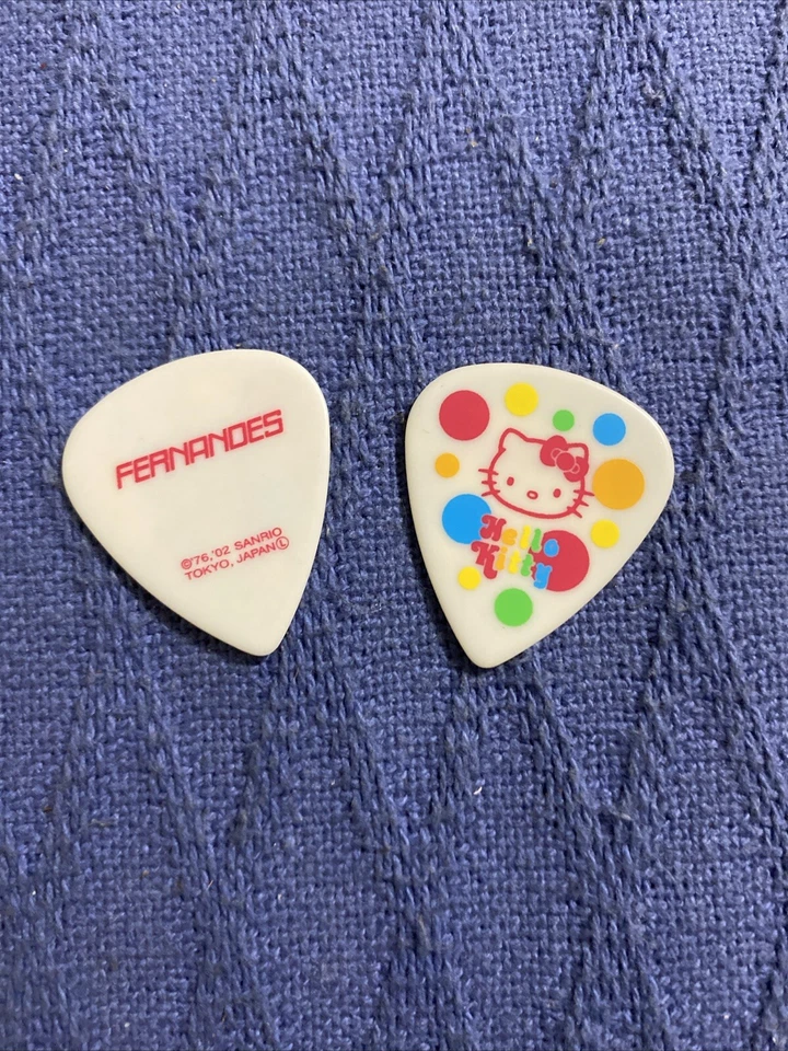FERNANDES P-100HK Hello Kitty Sanrio Guitarra Pick Blanco/Rosa Envío Gratis Japón 2 Piezas Foto 1 de 2