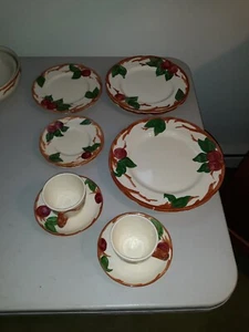 VINTAGE FRANCISCAN APPLE 12 PIECE 2 PLACE SETTINGS 1940’s & 1950’s Made In USA - Picture 1 of 3