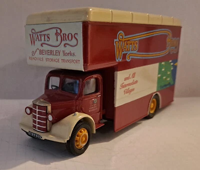 A280. CORGI Classic 18301 “Bedford removal van Watt’s Bros” - Immagine 1 di 4