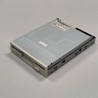 Samsung SFD-321B 1.44MB 3.5" FDD EIDE Internal Floppy Disc Drive - Image 1 of 4