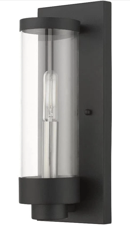 Iluminación Livex - Hillcrest - Linterna de pared ADA de 1 luz para exteriores en estilo costero - Foto 1 de 1