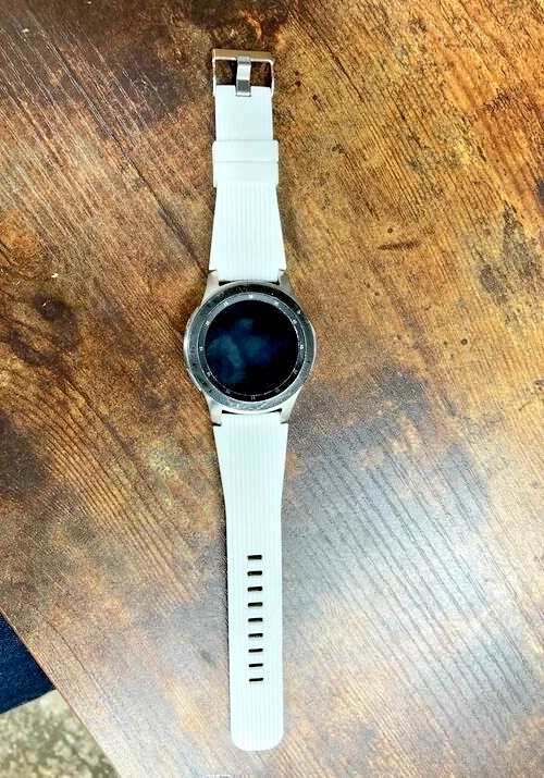 Smartwatch Samsung Galaxy Watch SM-R800 46mm aço inoxidável - quase perfeito - Imagem 1 de 4