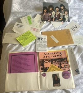 Richie Sambora Strictly Fan club Magazine Guitar Pick Button Pin BON JOVI Photo - Picture 1 of 22