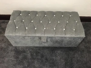 LARGE SILVER NAPPLE  OTTOMAN, TOYS STORAGE FOOTSTOOL, BLANKET BOX - Picture 1 of 6