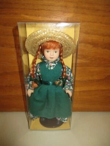 Muñeca de porcelana Anne of Green Gables edición Heritage 6,5" de alto #10012 PEI verde - Imagen 1 de 11
