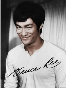 BRUCE LEE - 8 1/2 X 11 GLOSSY SIGNED PHOTO REPRINT - Picture 1 of 1