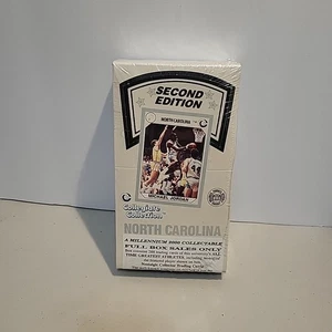 1990 North Carolina Tar Heels Collegiate Collection 2nd Edition Orig. Karton P155 - Bild 1 von 8