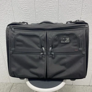 TUMI Alpha 2 22033DH Borsa per indumenti bi-piegabile nera arrotolabile 8,5"x14,5"x22" - Foto 1 di 12
