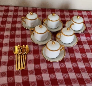 Vintage Set 6 Schokoladentöpfe de Cream, Deckel & Löffel Neiman Marcus, weiß Goldrand - Bild 1 von 16