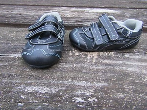 Genuine Kids from Oshkosh Toddler Boys Navy Shoes Size 5 - Picture 1 of 7