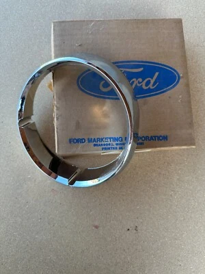 Bisel de faros Ford Torino 1971 nuevo de Lote Antiguo Foto 1 de 4