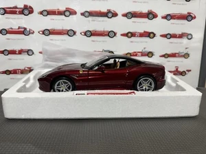 Bburago Ferrari California T Maroon Signature Series 1/18 RARE HTF Closed - Picture 1 of 4