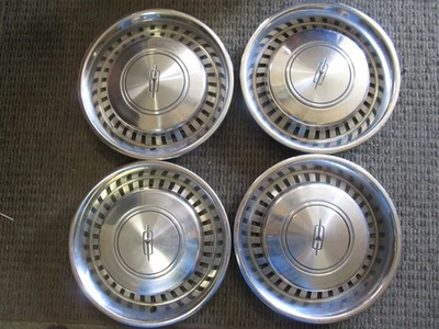 4 tapacubos Oldsmobile Cutlass originales de fábrica de 1973 a 1977 cubiertas de rueda de 15 pulgadas Foto 1 de 2