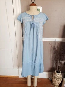 Beautiful Light Blue Embroidered Dress By Old Navy!! Size Medium!! - Picture 1 of 6