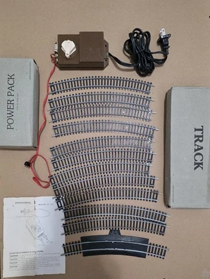 Juego de secciones de pista a escala HO Bachmann, paquete de alimentación e interruptores.  Vintage 1986 Foto 1 de 3