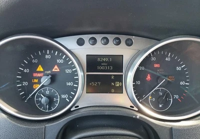 Grupo medidor velocímetro clase ML 2006-2007 100 k millas Mercedes-Benz Foto 1 de 4