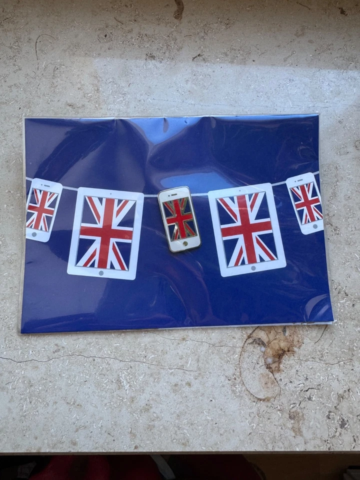 Apple UK Pin 2012 - Bild 1 von 1