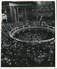 1977 Press Photo Senior Citizens Rally In Rotunda Of The Wisconsin State Capitol