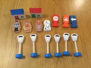 Wooden train Town 15 pieces Assorted as shown for Thomas Train - Picture 1 of 6