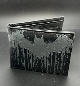 Batman Drip 4-Card ID Bi-Fold Black & Gray Zip Coin Wallet Brand NEW! - Picture 1 of 6