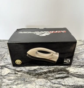 Max Vapor Light Weight Travel Steam Iron - Plancha de Vapor- Red or White - Picture 1 of 4