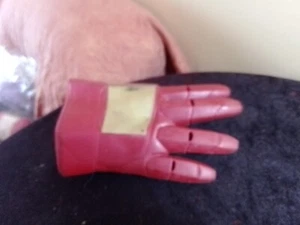 Iron Man-Mano Con Luz Y Sonido.20 Cm.largo - Foto 1 di 5