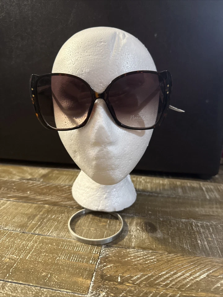 Gafas de sol Nanette Lepore para mujer Foto 1 de 4