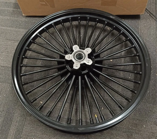 21" Fat Spoke Front Wheel For Harley Softail Heritage Classic Night Train Used Foto 1 de 4