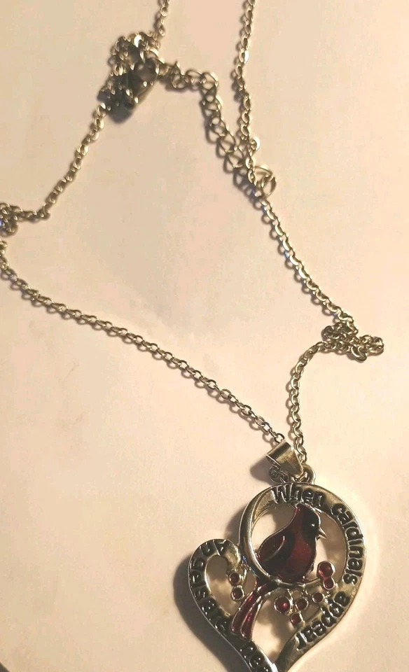 Necklace Pendant When Cardinals Appear Red Bird Heart Shape Angels Are Near Gift — 第 1/1 张图片