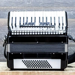 No Name Accordion 72-Bass 34-Key 7-Treble Switch Black Piano Accordion w/Case - Picture 1 of 24