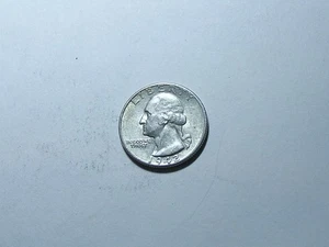 1942   Washington Quarter - Picture 1 of 4
