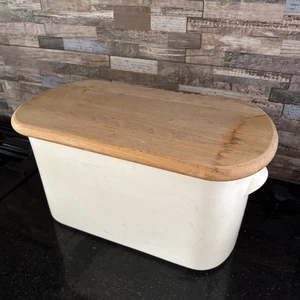 Nigella Lawson Living Kitchen: Bread Bin Cream, Beech Wood Lid / Chopping Board - Picture 1 of 7