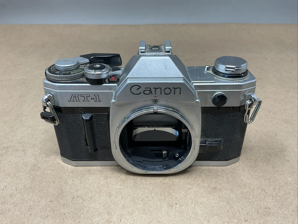 Cuerpo de cámara réflex Canon AT-1 35 mm de colección Japón enfoque manual película fotografía Foto 1 de 3