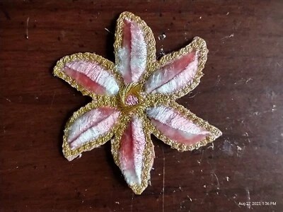 Embroidery Sew Iron On Patch Badge Embroidered Fabric Applique PInk Flower - Image 1 of 4