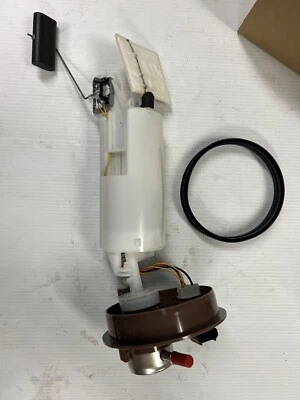 NUEVO MOPAR OEM Conjunto de módulo de bomba de combustible Mopar 4897417AD 4897417AC Foto 1 de 4