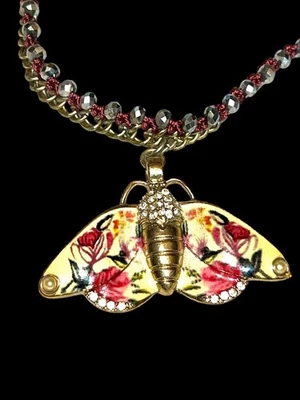 Collar Anthropologie Flor Polilla Mariposa Colgante Tono Oro Rosa  Foto 1 de 4