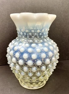 Vintage Hobnail bianco trasparente opalescente 5,5 in vaso bocciolo di fiori piano arruffato - Foto 1 di 9
