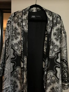 Black And White Satin Kimono Boho Duster By Zara-Small But Fits Like Medium - Picture 1 of 9