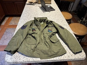 Vintage 80er M65 Militär Feldmantel Jacke klein grün mit Innenfutter & Patches - Bild 1 von 11