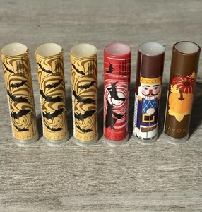 Avon Balsamo Labbra Autunno Halloween Set di 6 NUOVO - Foto 1 di 1
