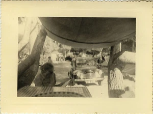 ALTES FOTO - VINTAGE SNAPSHOT - AUTO PKW 4CV RENAULT RAHMEN - CAR - Bild 1 von 1