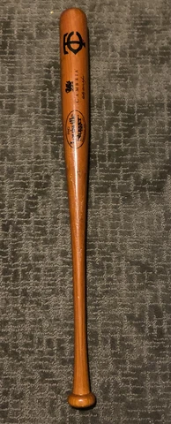MINNESOTA TWINS Louisville Slugger Justin Morneau 2005 Wooden Bat 28.5” Cover
