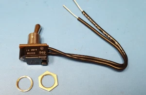 TOGGLE SWITCH ON/OFF, Cutler Hammer , 3A - 250V, With Wire, 5930-00-255-2735 - Picture 1 of 5