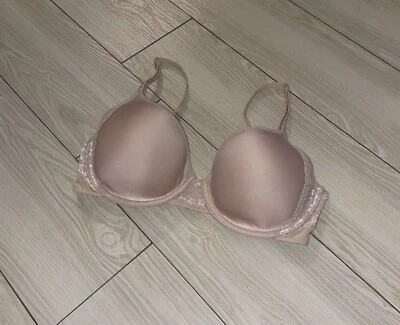 Sujetador camiseta espaciadora de lujo de encaje sensacional Lily of France 2177220 UW para mujer 34D Foto 1 de 4