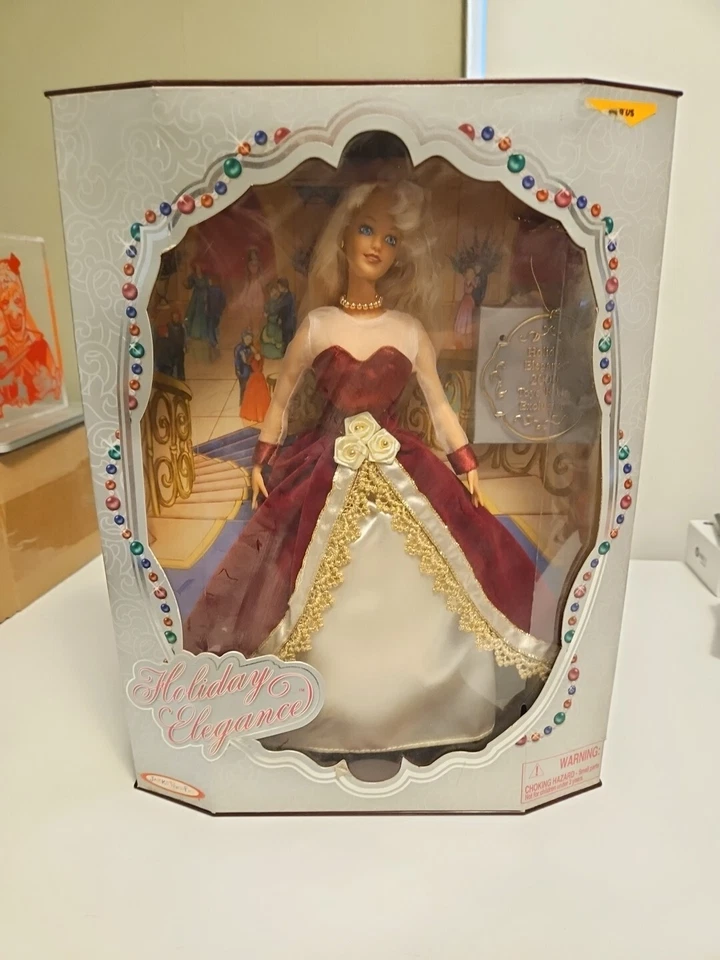 Barbie 2000 Holiday Elegance Doll de Jakks Pacific 11 1/2" muñeca Toys R exclusiva Foto 1 de 3
