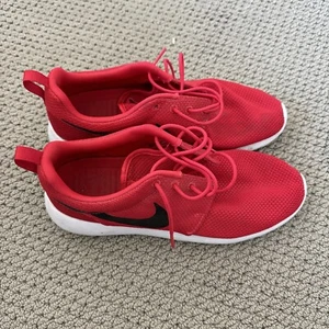 Nike Mens Roshe Run 511881-601 Red Running Shoes Sneakers Size 9.5  - Picture 1 of 6